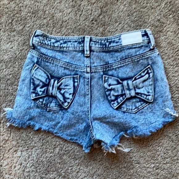 Distressed high waisted shorts - Picture 1 of 3